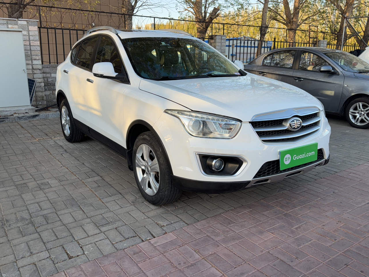 Bestune X80 2015 1.8T AT Luxury photo 3