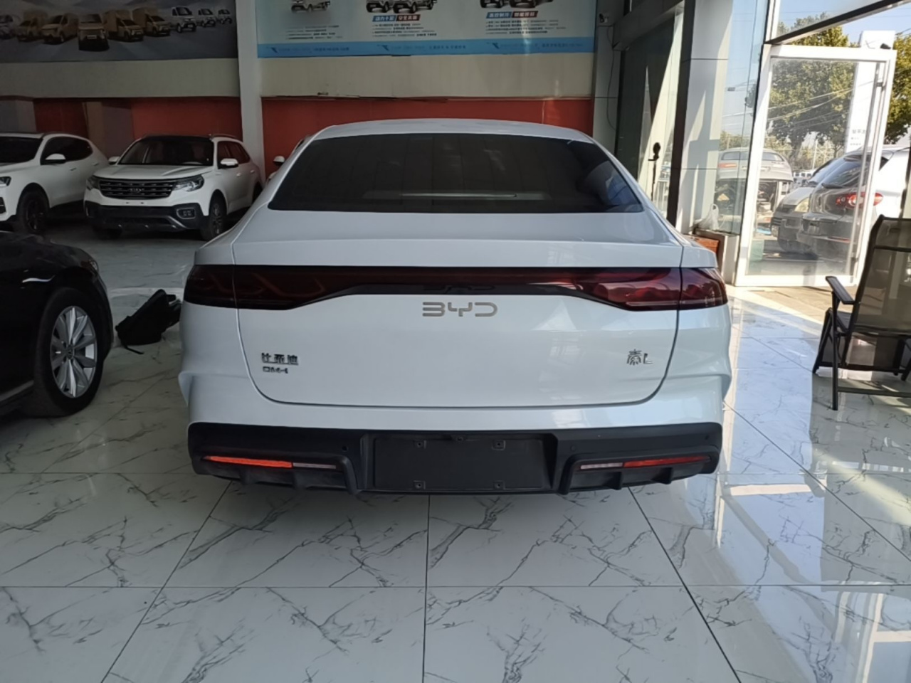 Qin L 2024 DM-i 80KM Leading photo 5