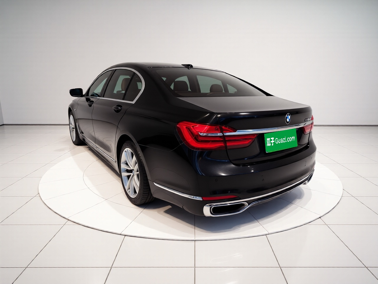 7 Series 2018 730Li Exclusive Excellence photo 4