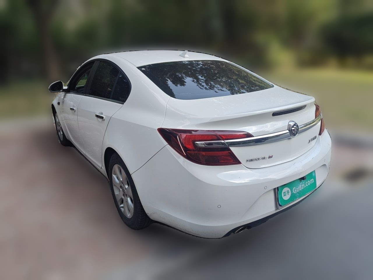 Regal 2015 1.6T Elite Tech photo 4