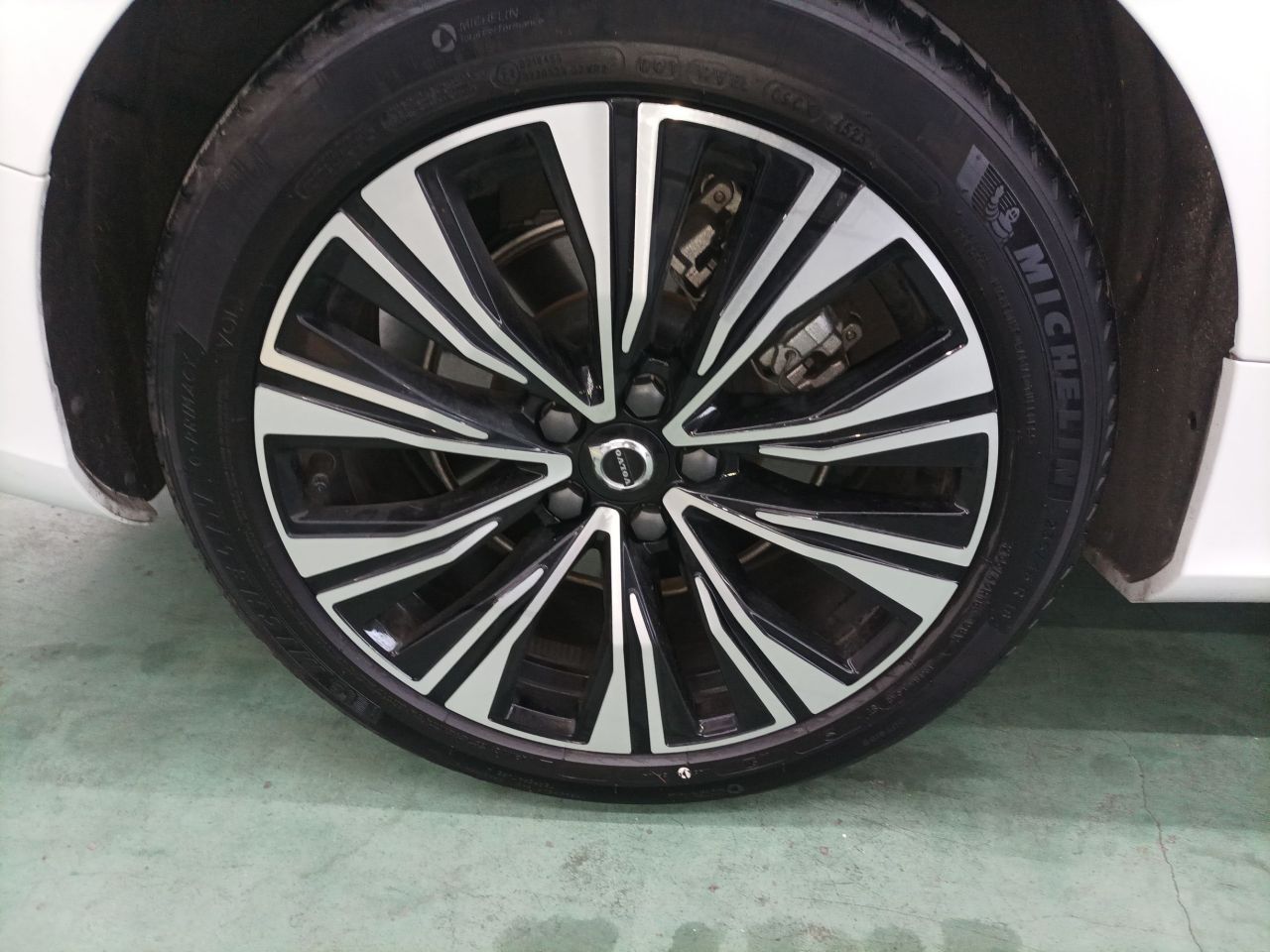 S60 2024 B4 Luxury photo 3