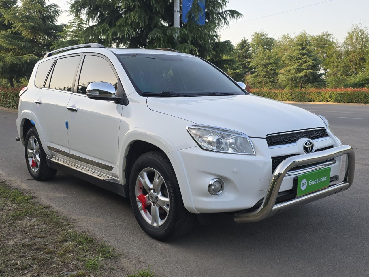 RAV4 2011 2.4L AT AWD Luxury photo 3