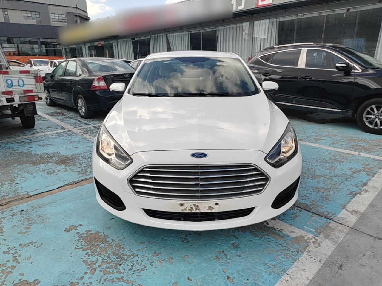 Escort 2017 Facelift 1.5L MT Comfort photo 2