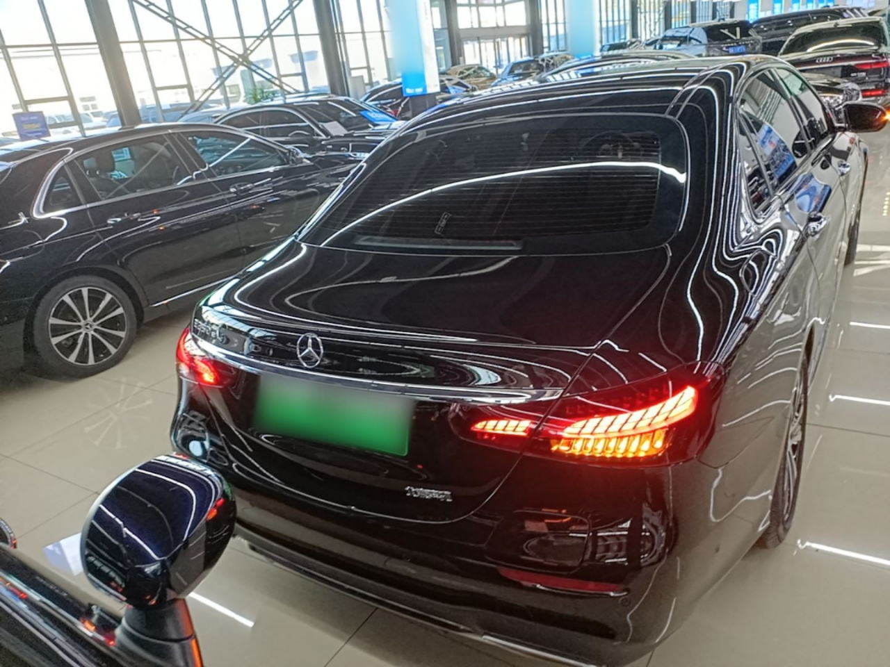 E-Class EV 2022 Facelift E 350 e L PHEV Sport photo 5
