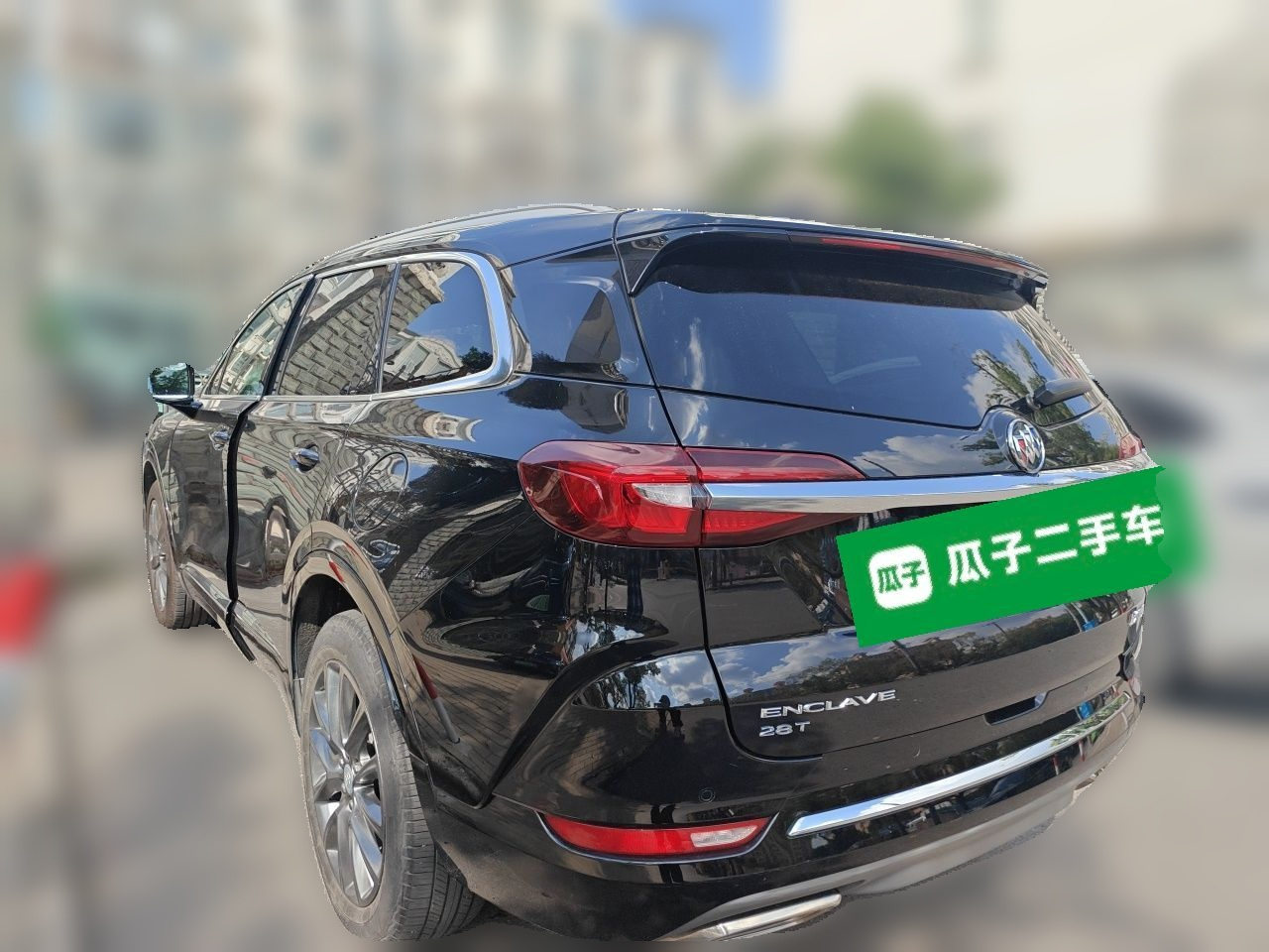 2020 28T RWD Premium photo 4