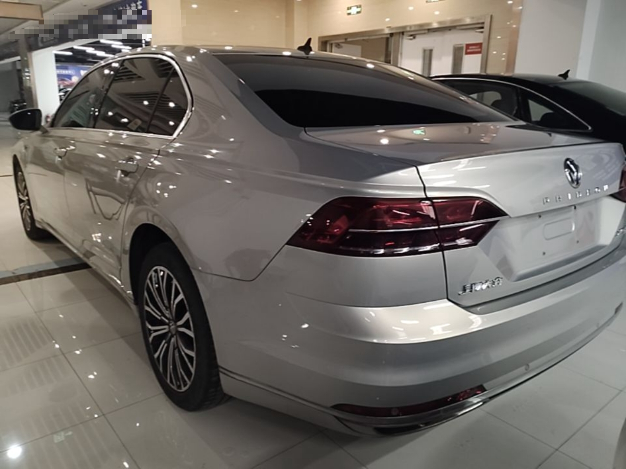 2018 Facelift 380TSI RWD Business photo 4