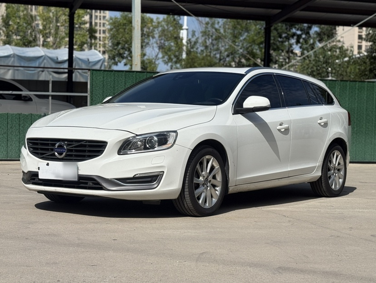 V60 2014 T5