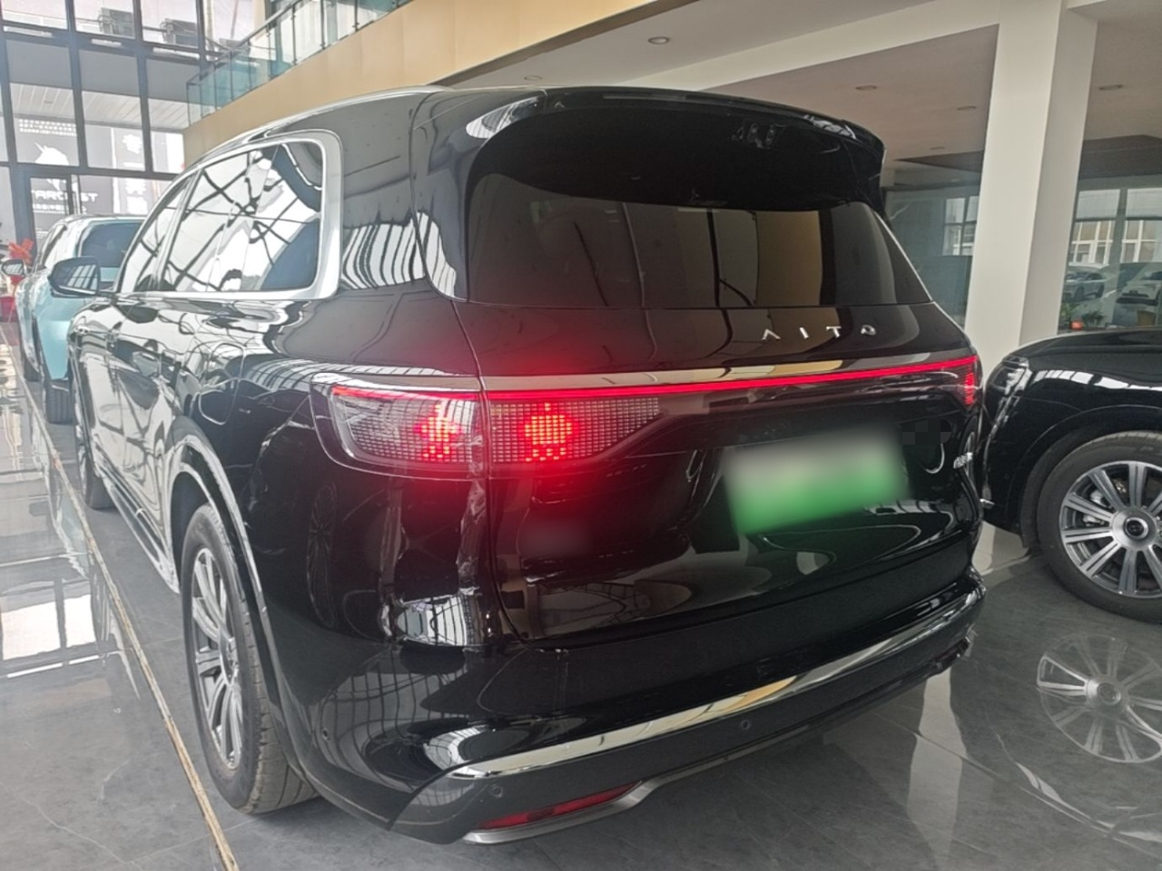 HIMA AITO M8 2025 EREV Max 37kWh 6-Seater 192-Line LiDAR photo 4