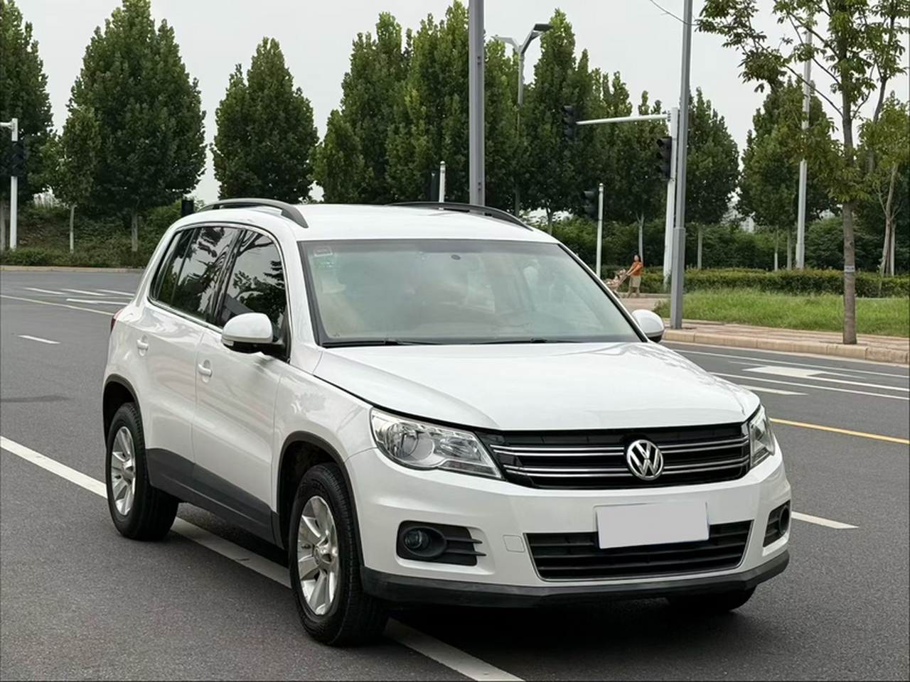Tiguan 2012 1.8TSI AT AWD photo 4