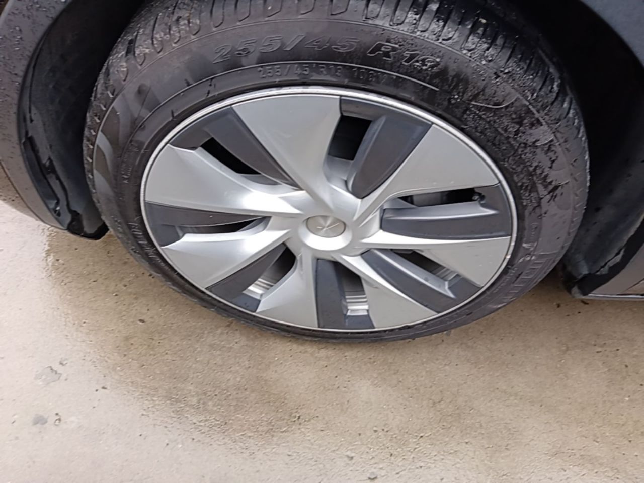 Model Y 2022 Facelift RWD photo 2