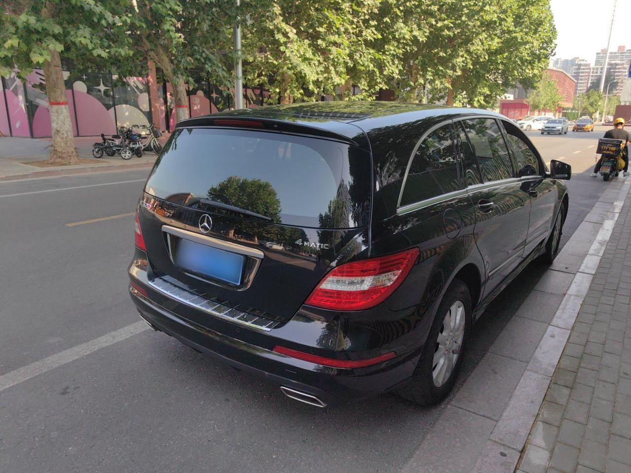 R-Class 2017 R 320 4MATIC Business Edition photo 3