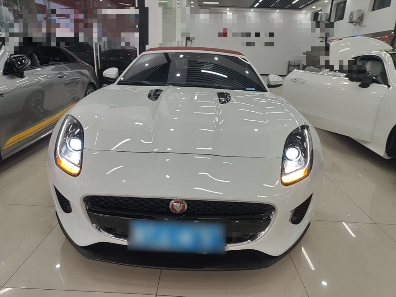 F-TYPE 2019 2.0T Convertible photo 2