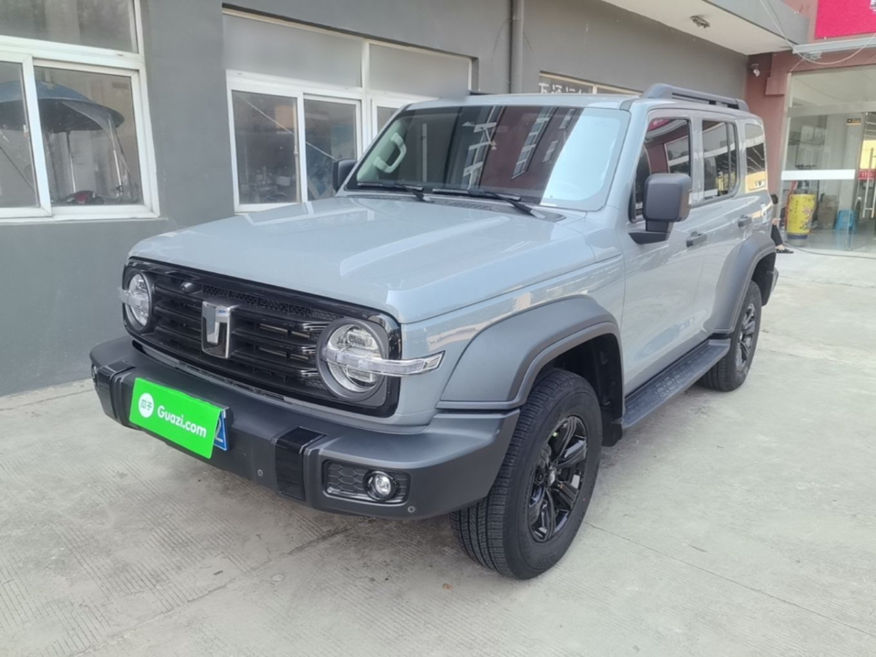 300 2024 2.0T