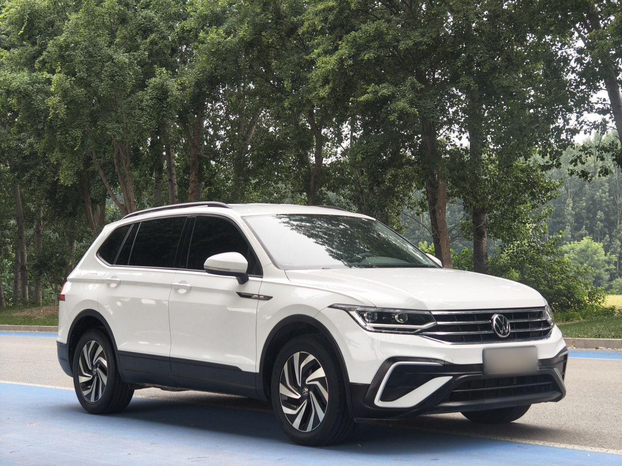 Tiguan L 2022 330TSI AT RWD Comfort photo 3