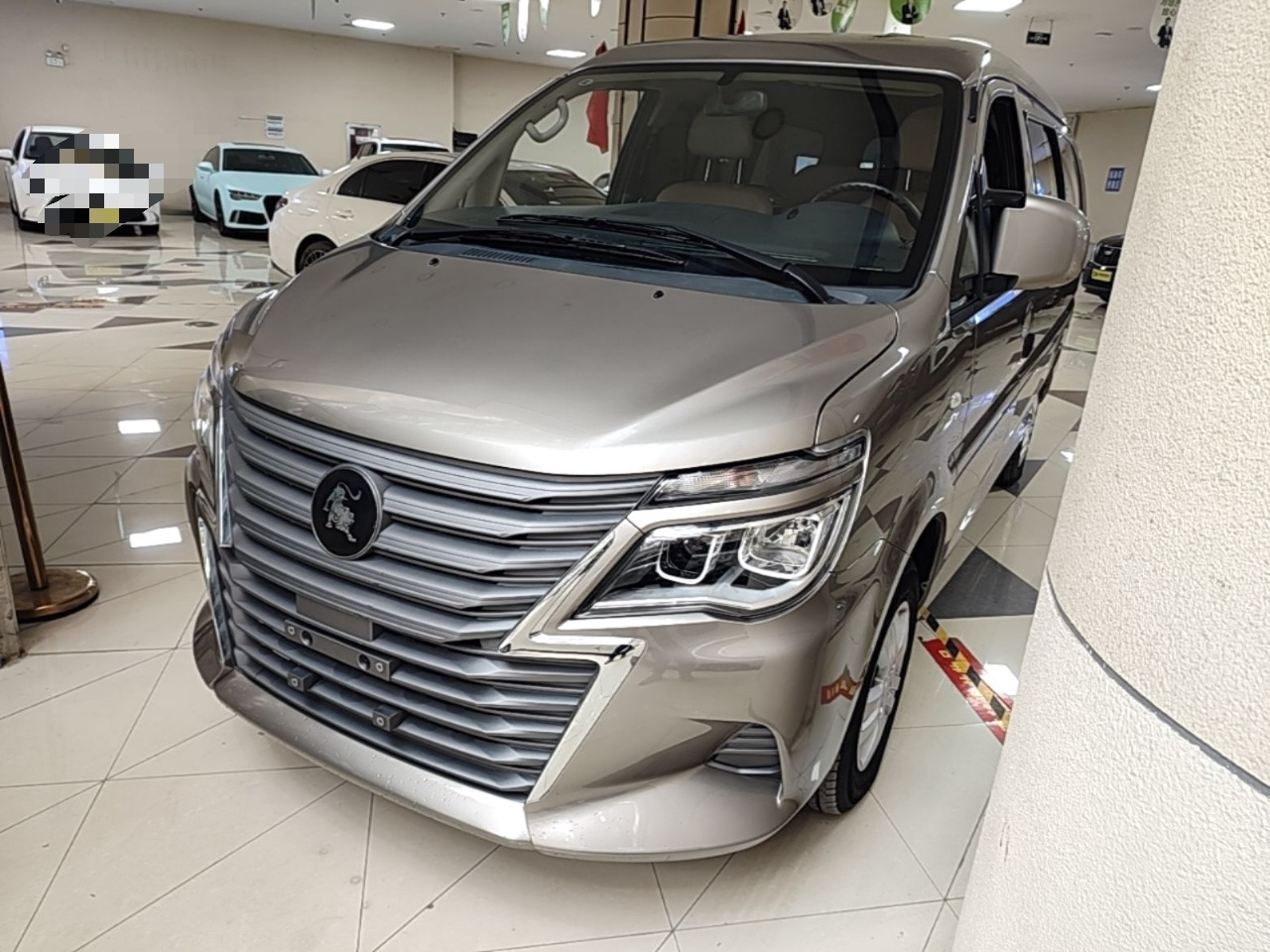 Lingzhi 2023 M5L 1.6L 7-Seater