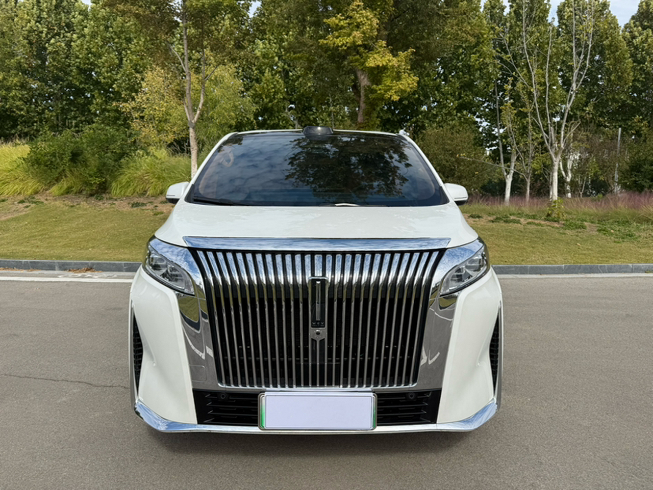 2025 AWD 8 photo 4