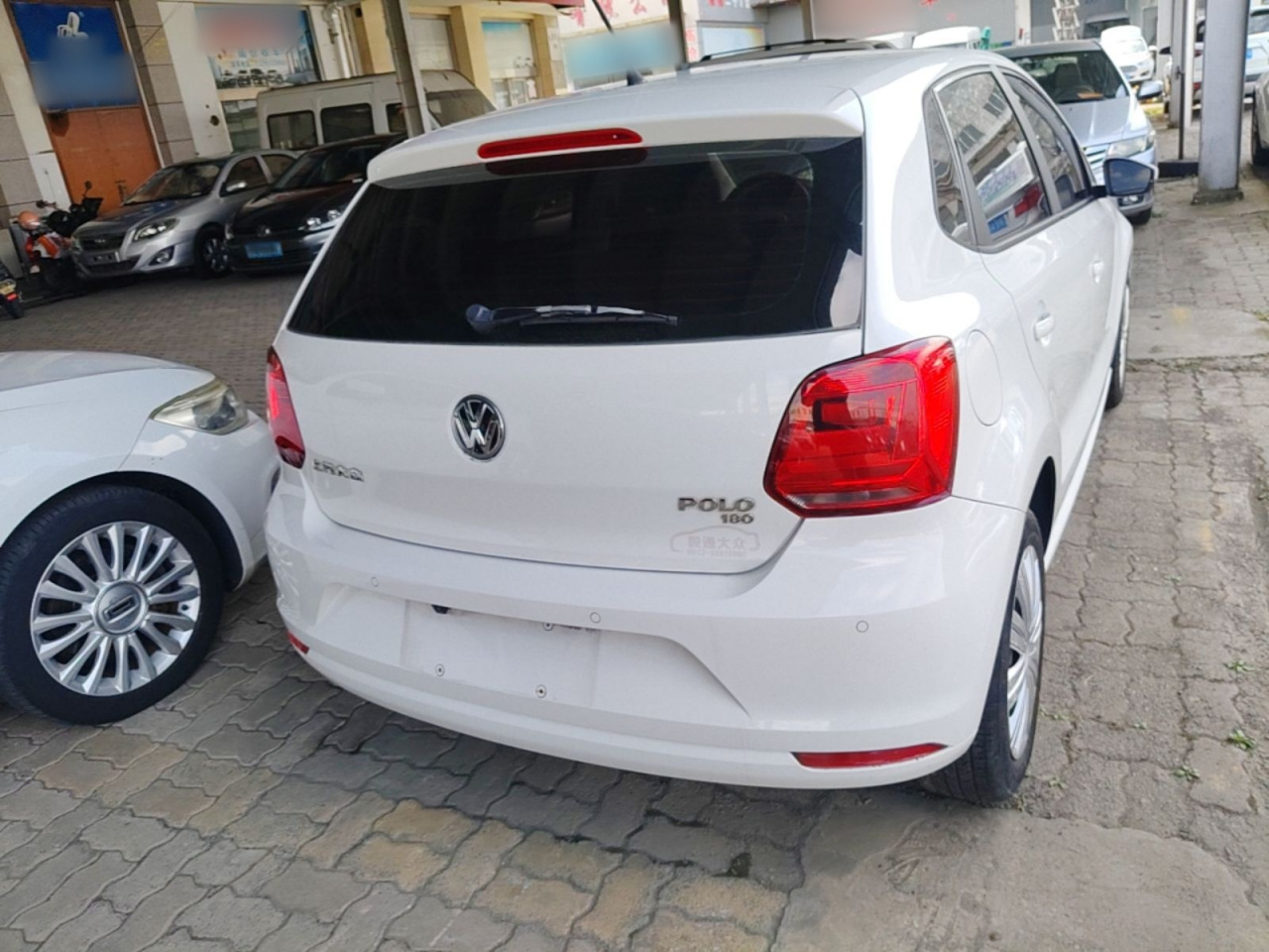 Polo 2016 1.6L AT Comfort photo 5