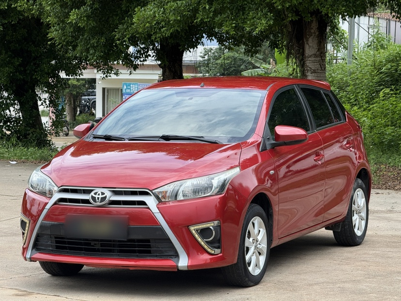 YARiS L 2015 1.5E AT