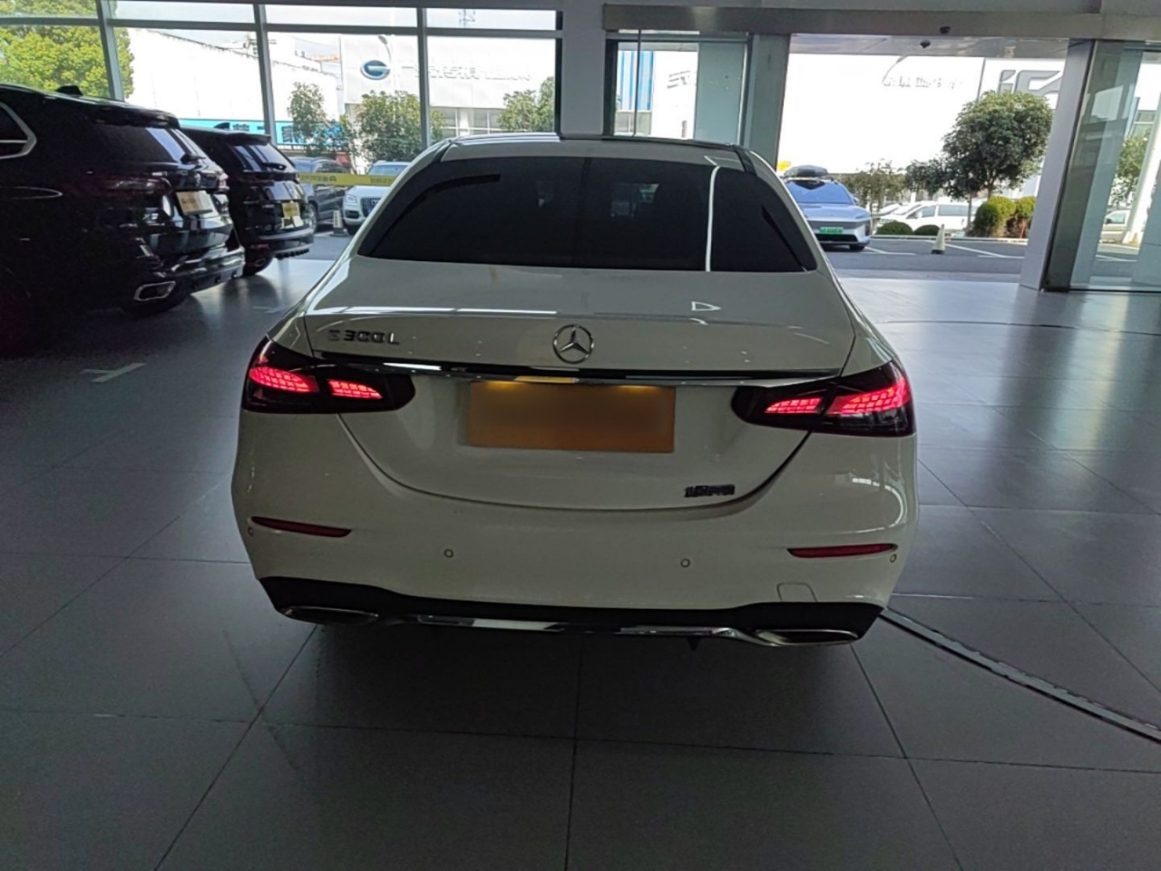 E-Class 2023 E 300 L Sport Luxury photo 5