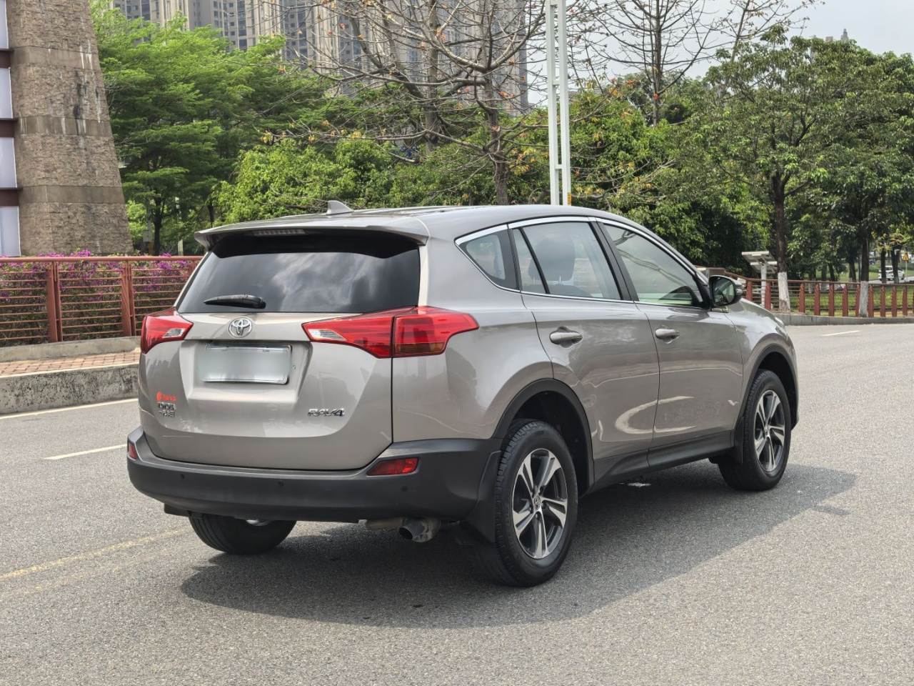 RAV4 2015 2.0L CVT RWD photo 4