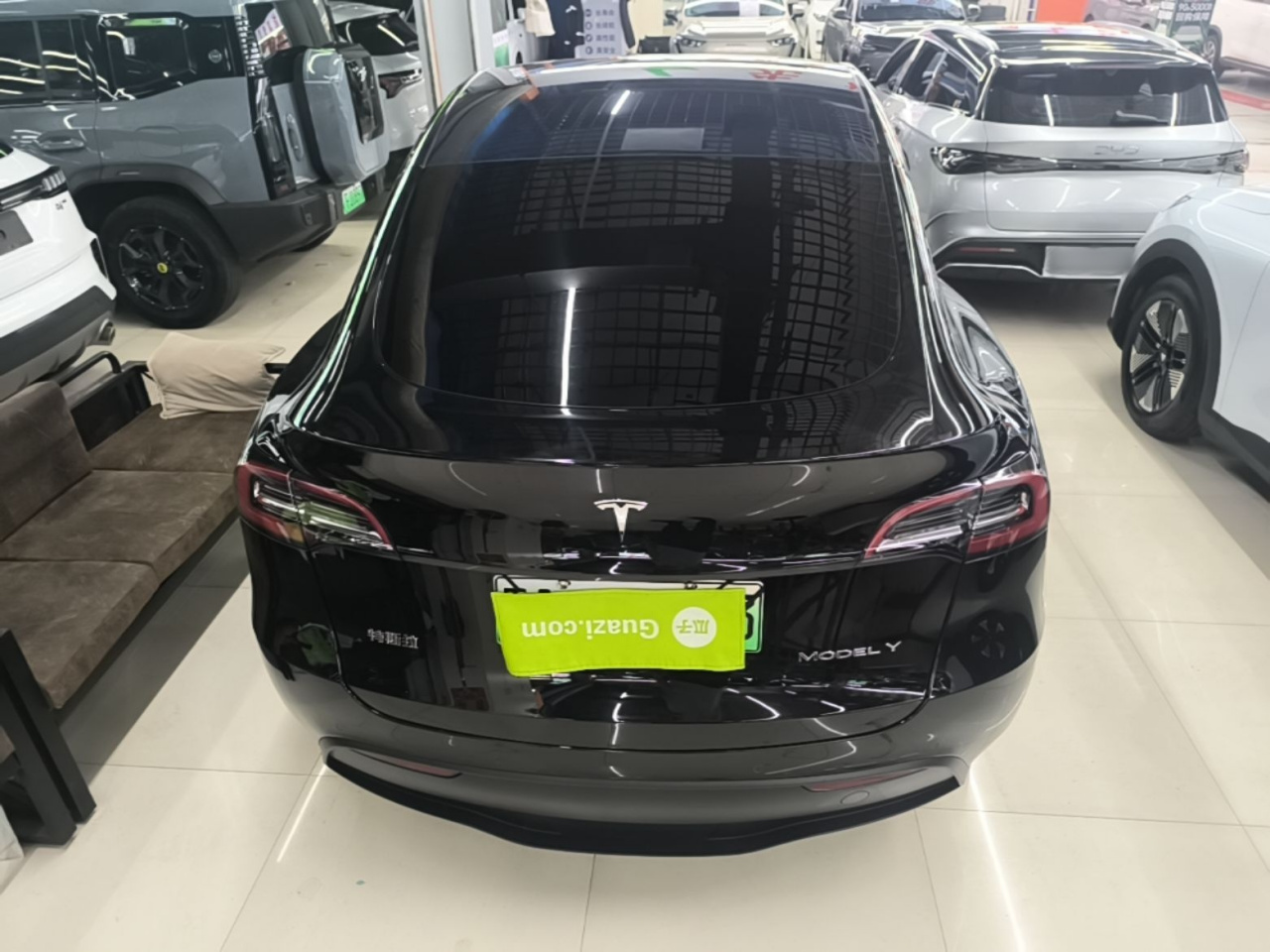 Model Y 2021 Standard Range RWD photo 3