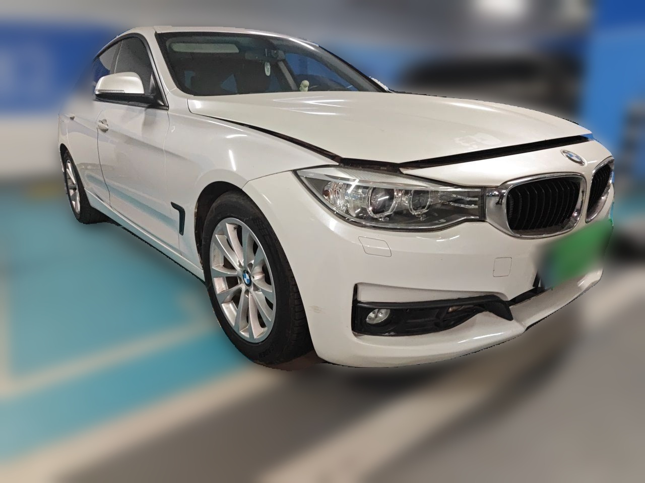 3 SeriesGT 2014 320i Leading photo 3