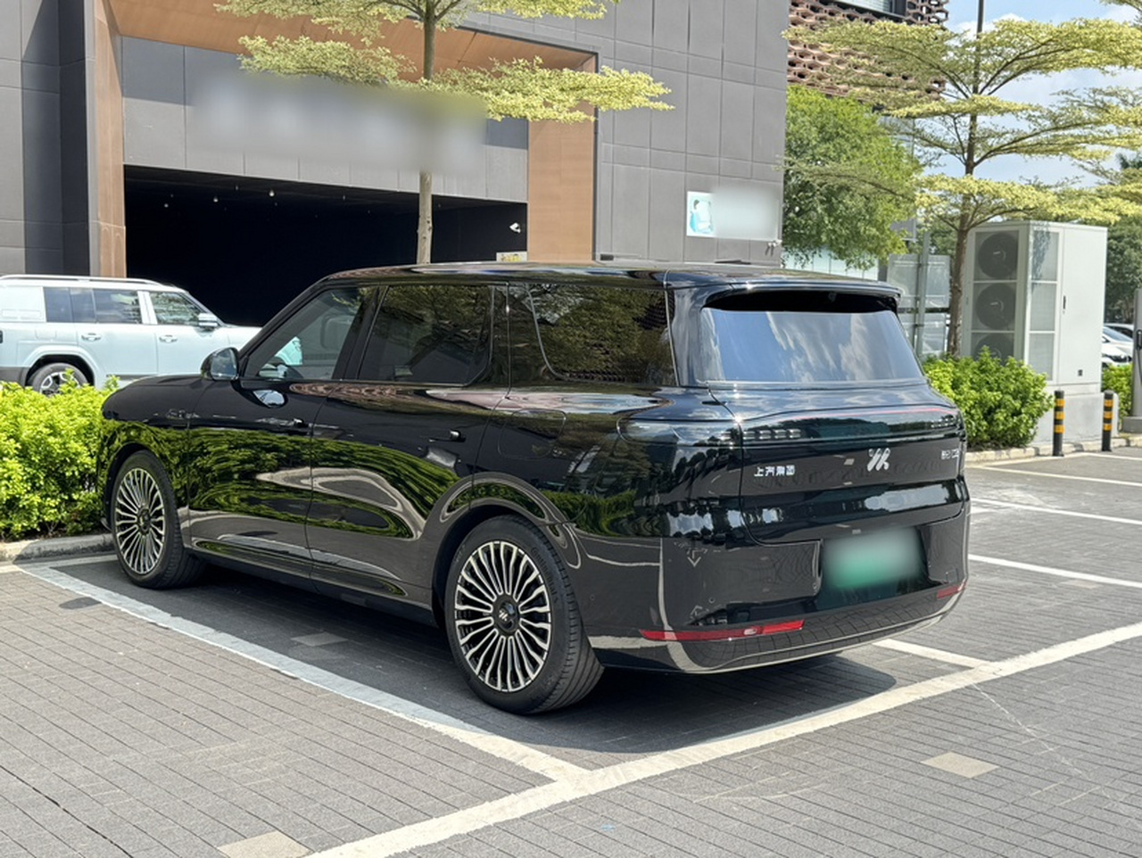 IM Motors LS8 2026 66 Ultra Tech Flagship 5-Seater photo 3