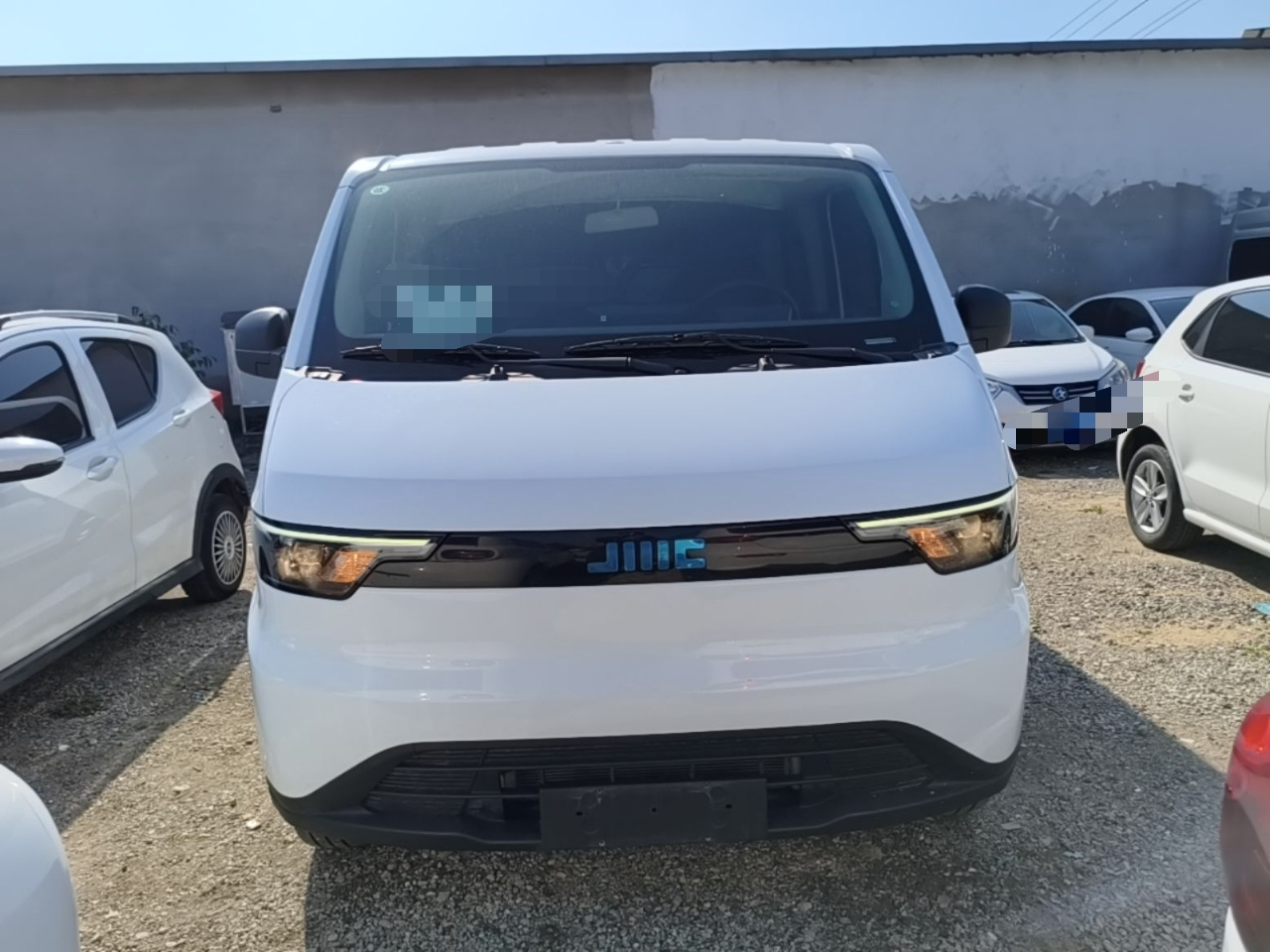 E 2025 41.86kwh Short Wheelbase photo 2