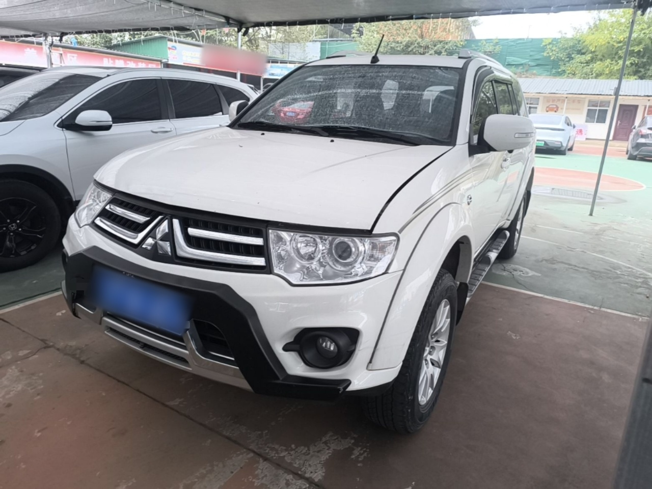 Pajero 2013 2.4L MT RWD Comfort