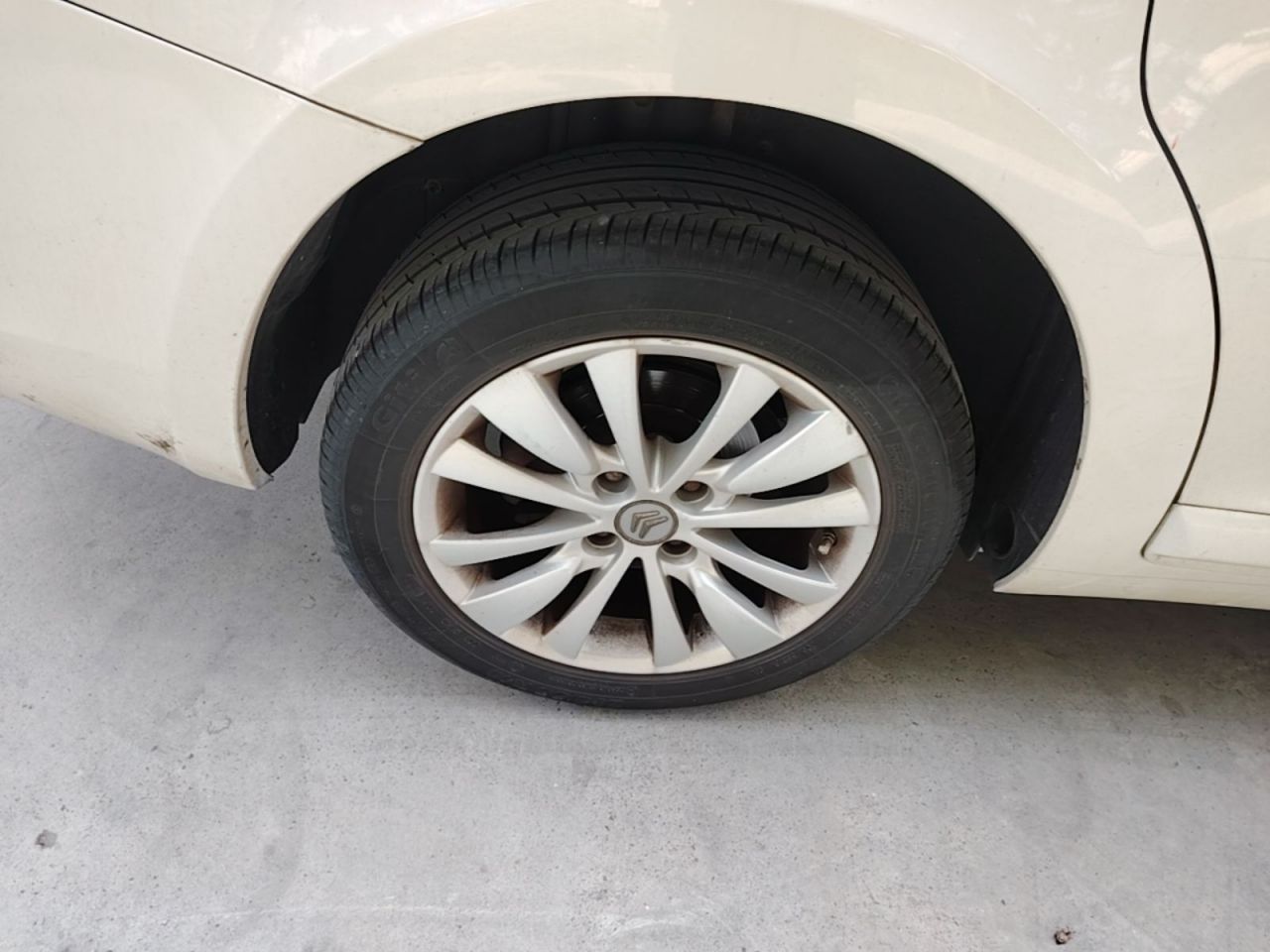 2013 Sedan 1.6L MT photo 3