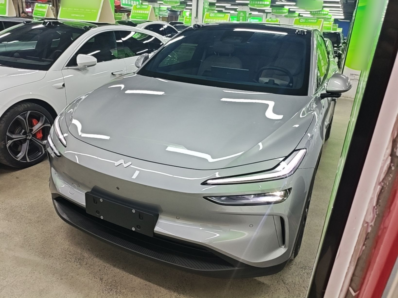 L60 2025 60kWh RWD