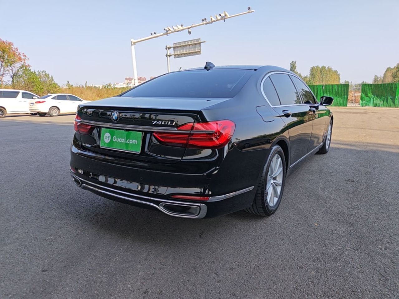 7 Series 2017 730Li Leading photo 4