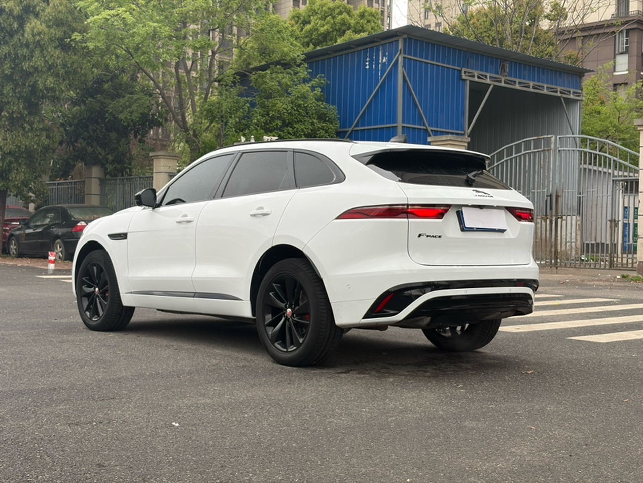 F-PACE 2022 P250 R-Dynamic BLACK photo 2