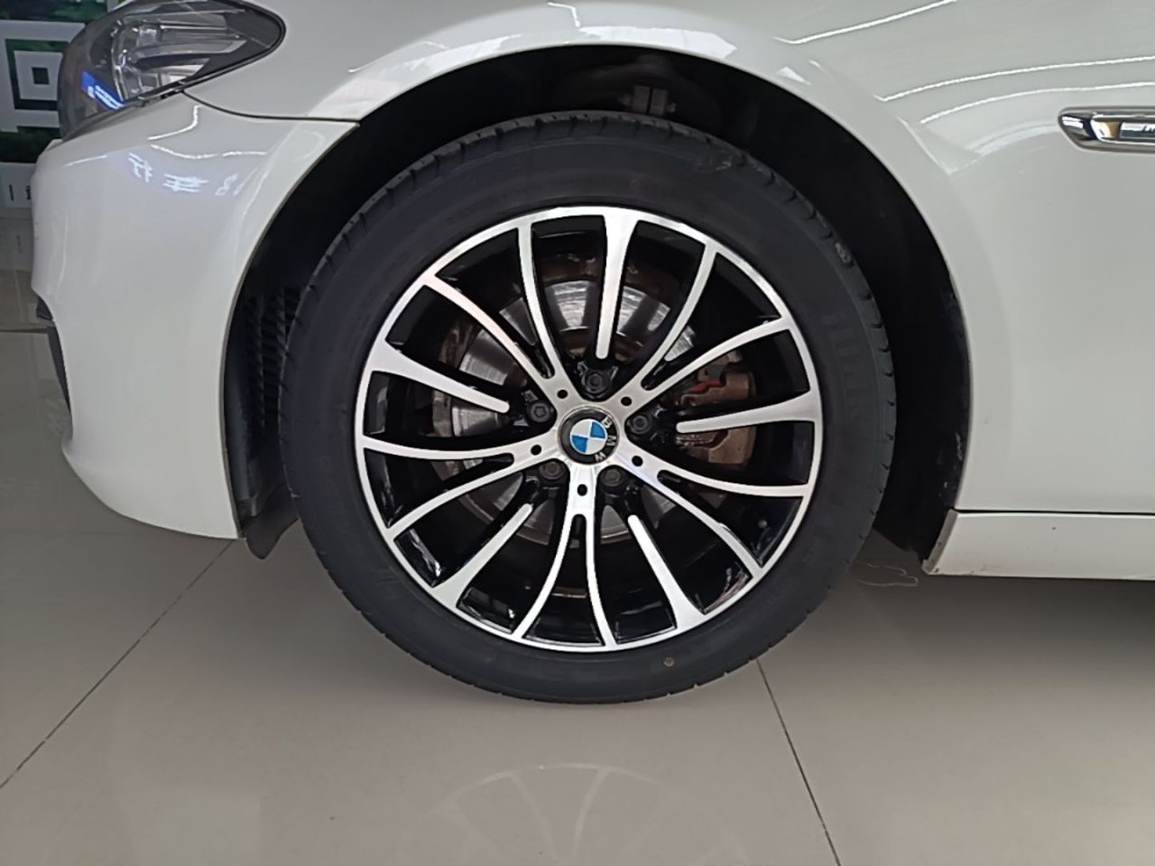 5 Series 2014 525Li Luxury Design Package photo 3