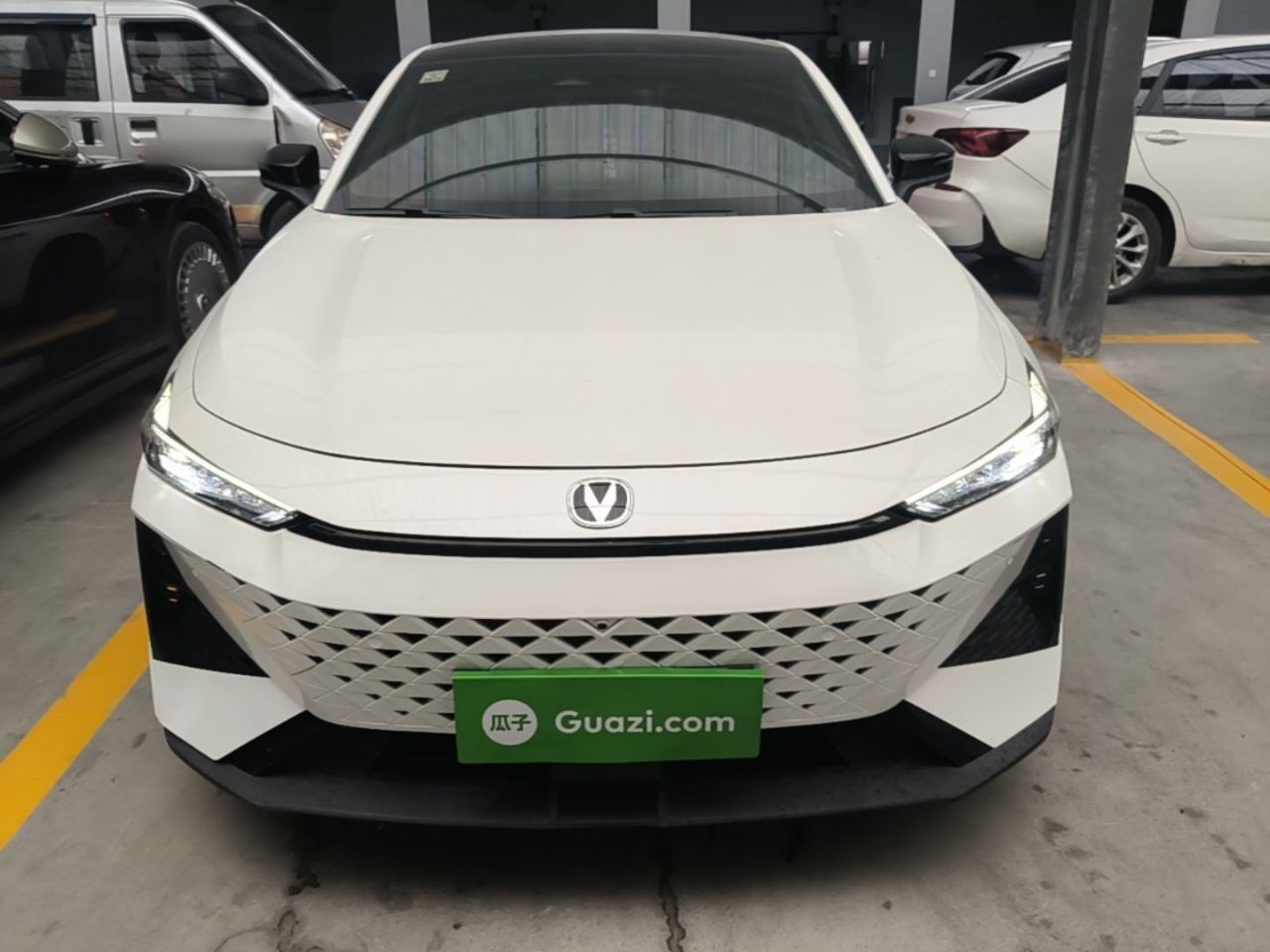 UNI-V 2024 1.5T Premium photo 2