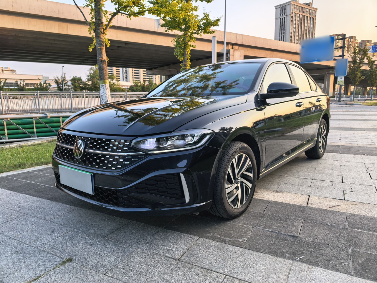 Lavida 2024 300TSI DSG Leading photo 2