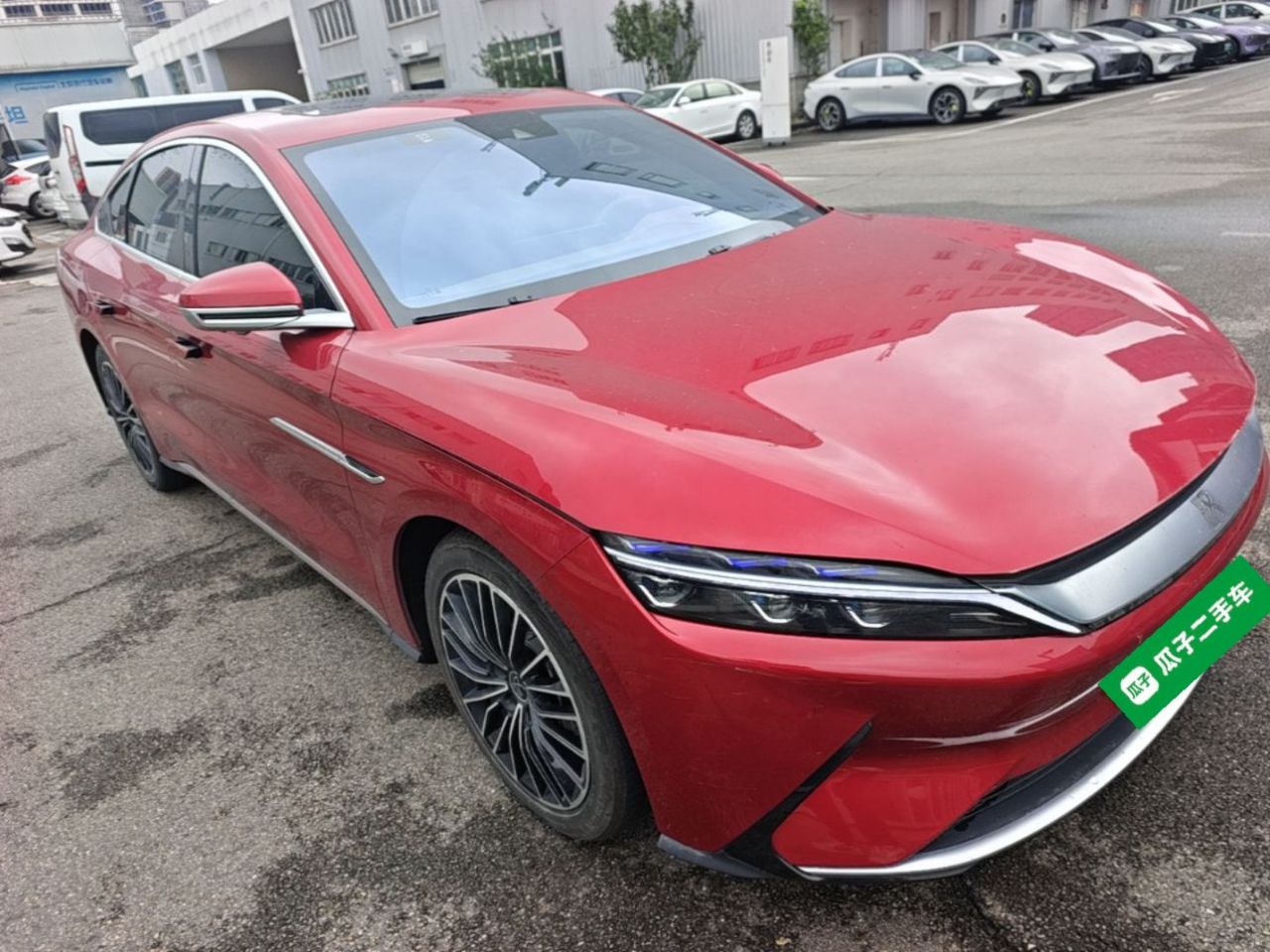 Han 2021 EV Standard Range Luxury photo 3