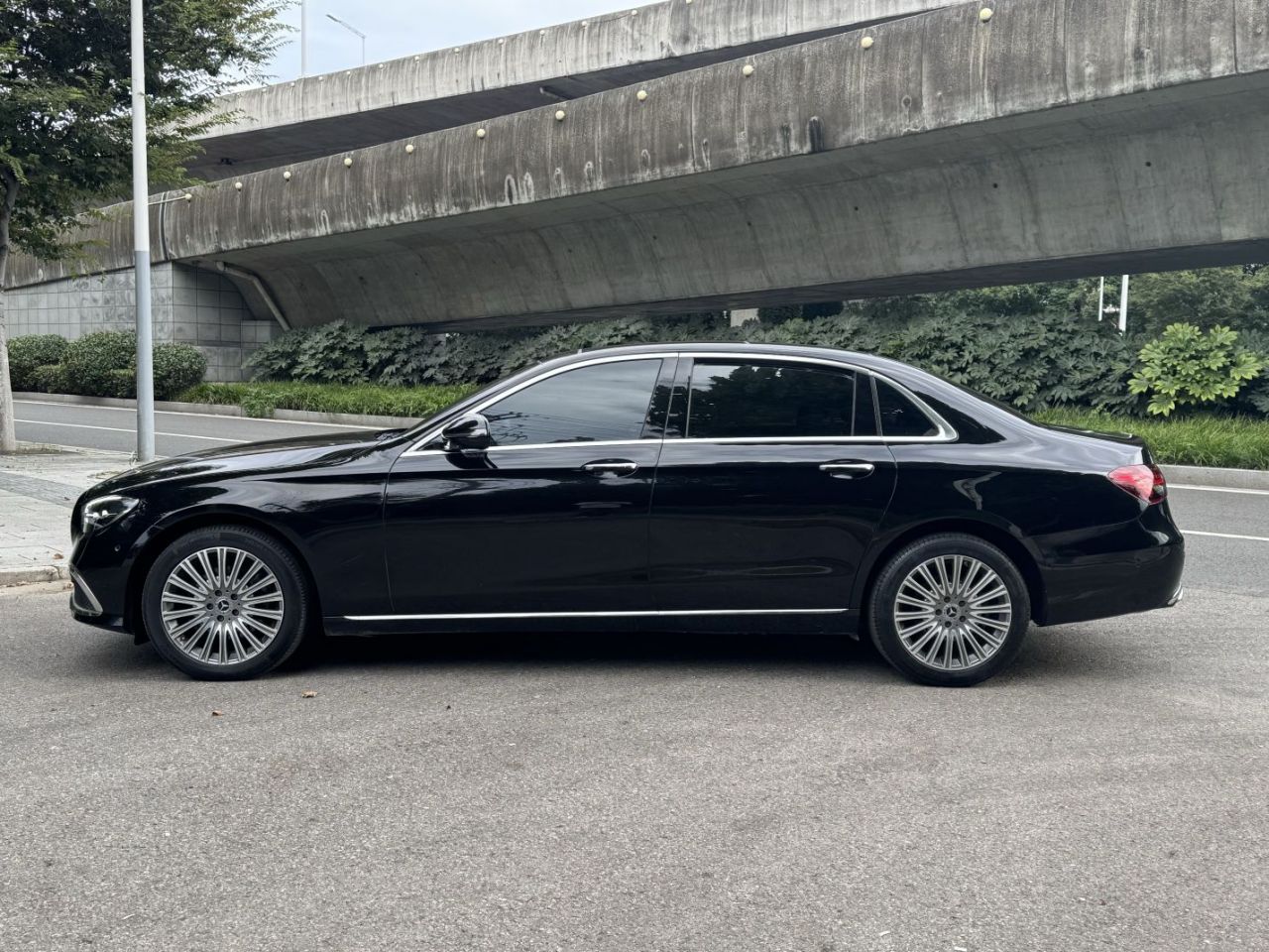 E-Class 2021 E 300 L Luxury photo 4