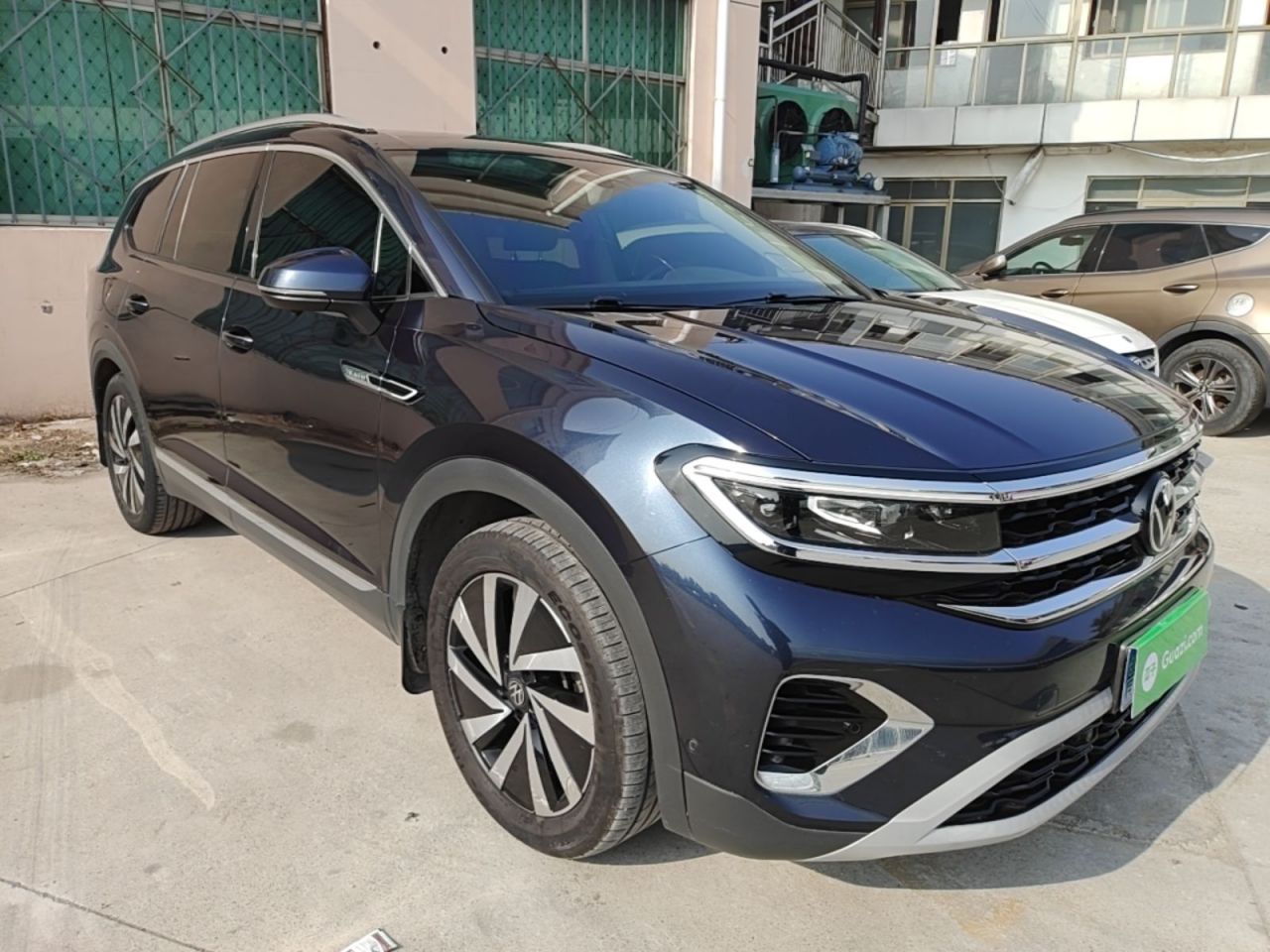 2021 380TSI AWD Luxury Pro photo 5