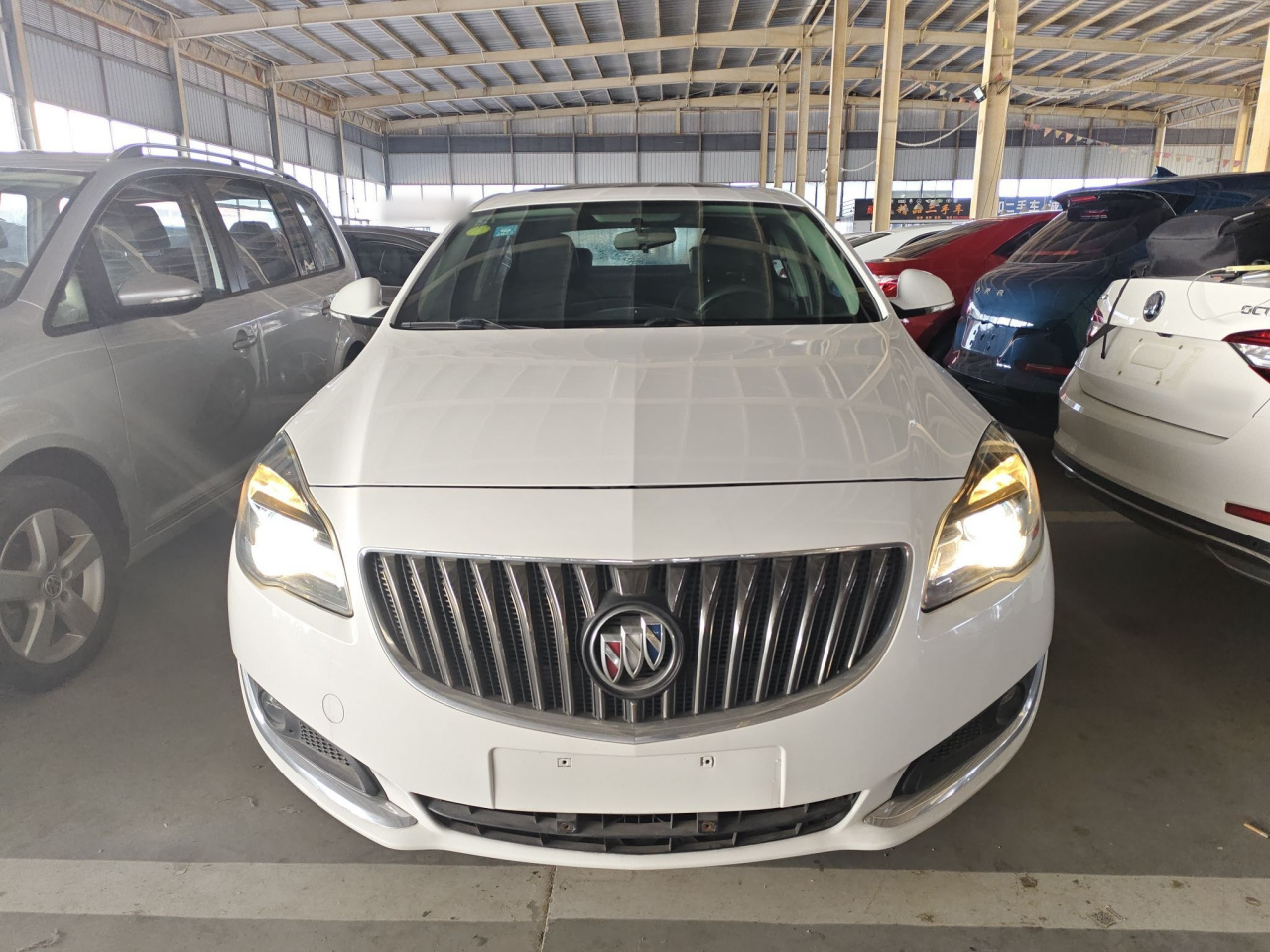 Regal 2015 1.6T Leading Tech photo 2