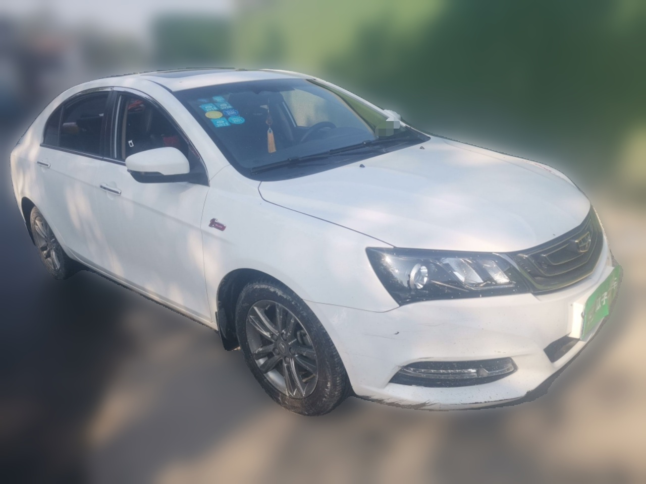 Emgrand 2017 Sedan 1.5L CVT photo 3