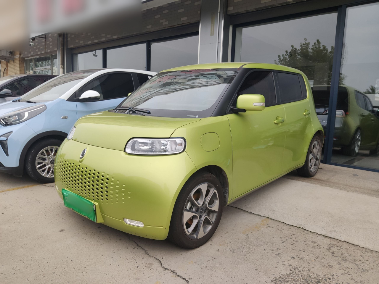 2020 305km Luxury