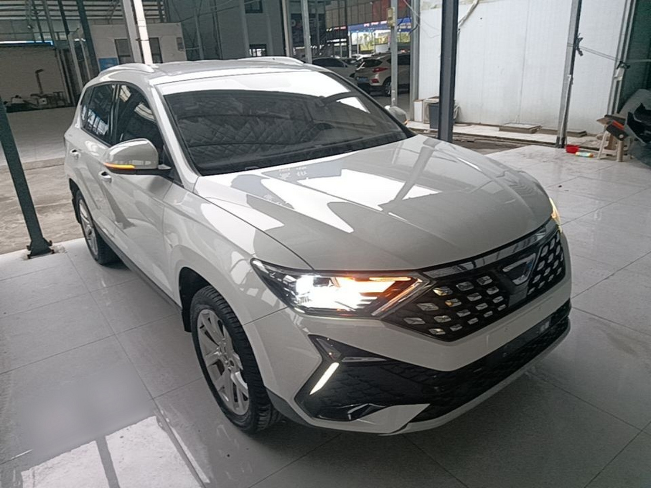 VS5 2023 280TSI AT Progressive photo 3