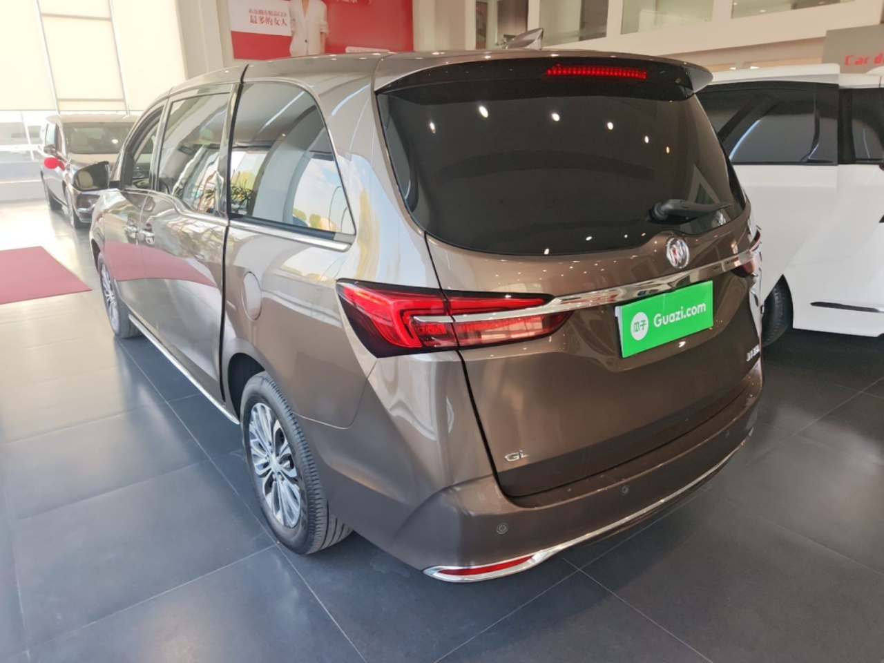 GL8 2023 Facelift Luxury photo 4