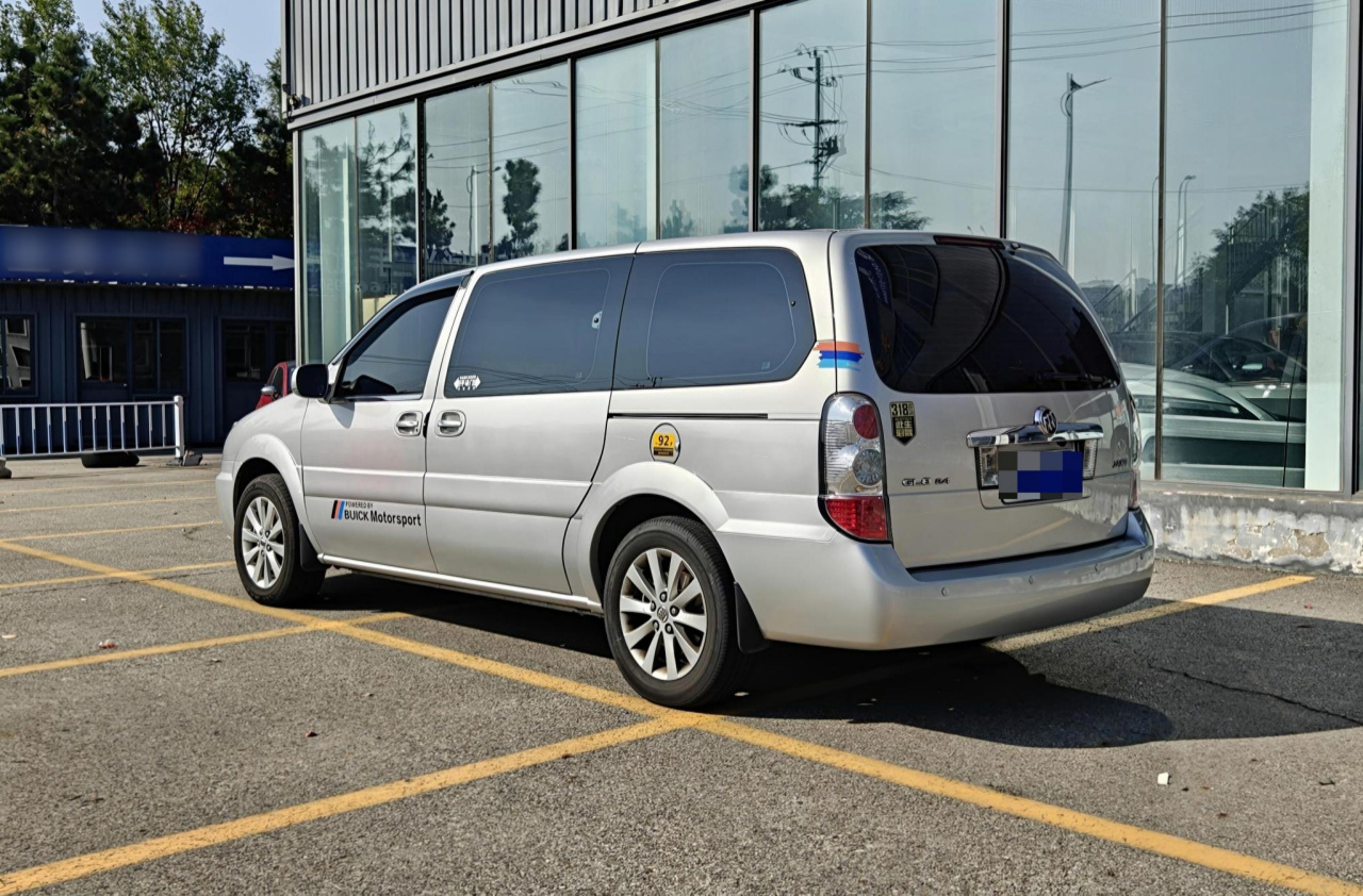 GL8 2014 2.4L Classic photo 4