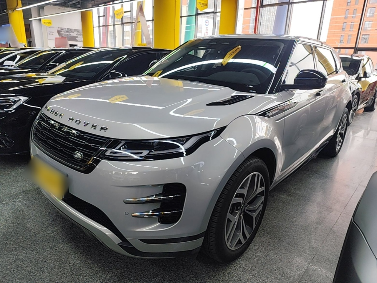 2024 Range Rover Evoque L SE