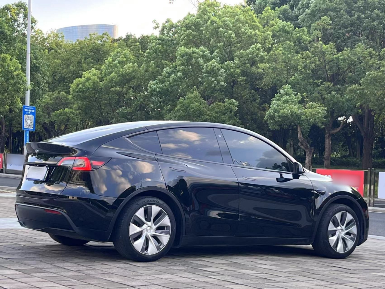 Model Y 2022 Facelift RWD photo 4
