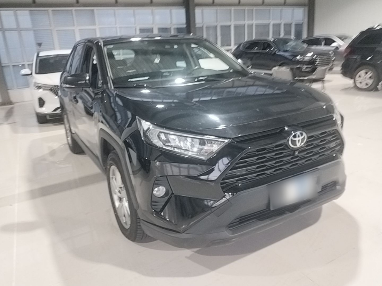 RAV4 2022 2.0L CVT RWD Plus photo 3