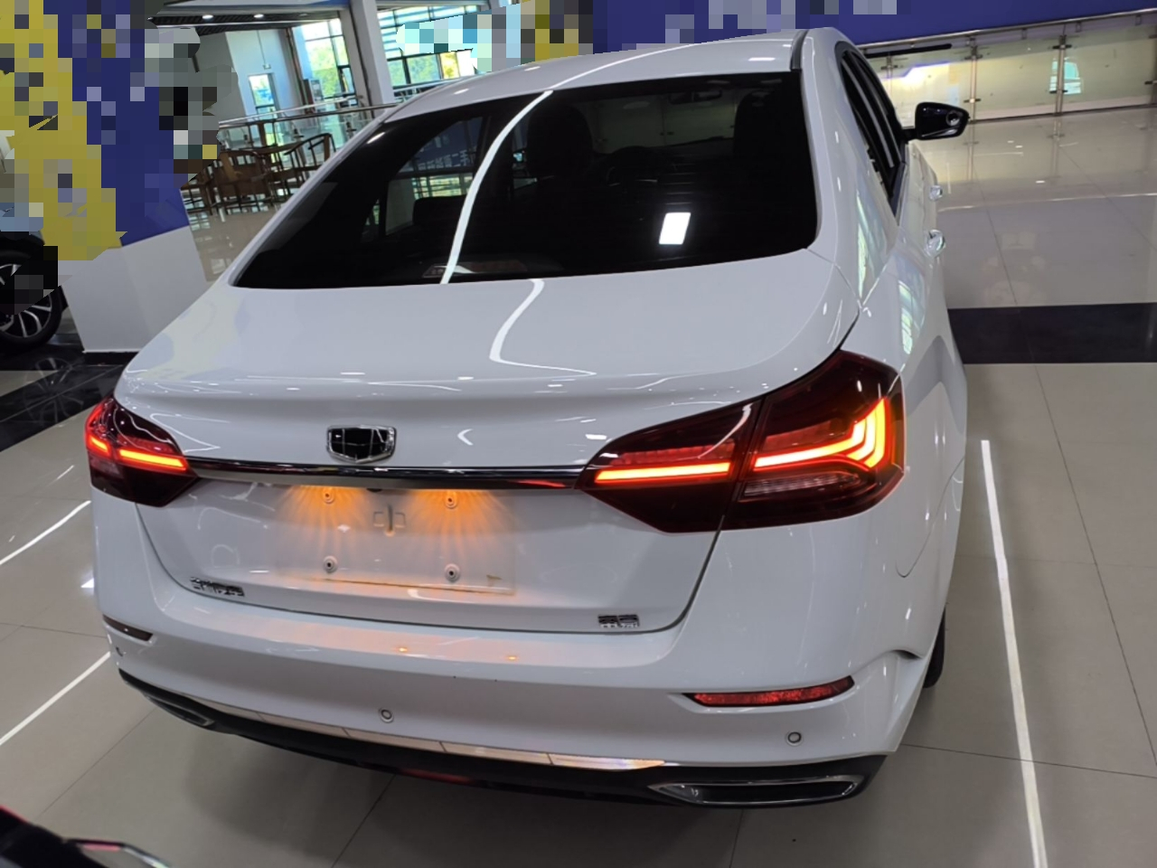 Emgrand 2021 UP 1.5L CVT photo 5