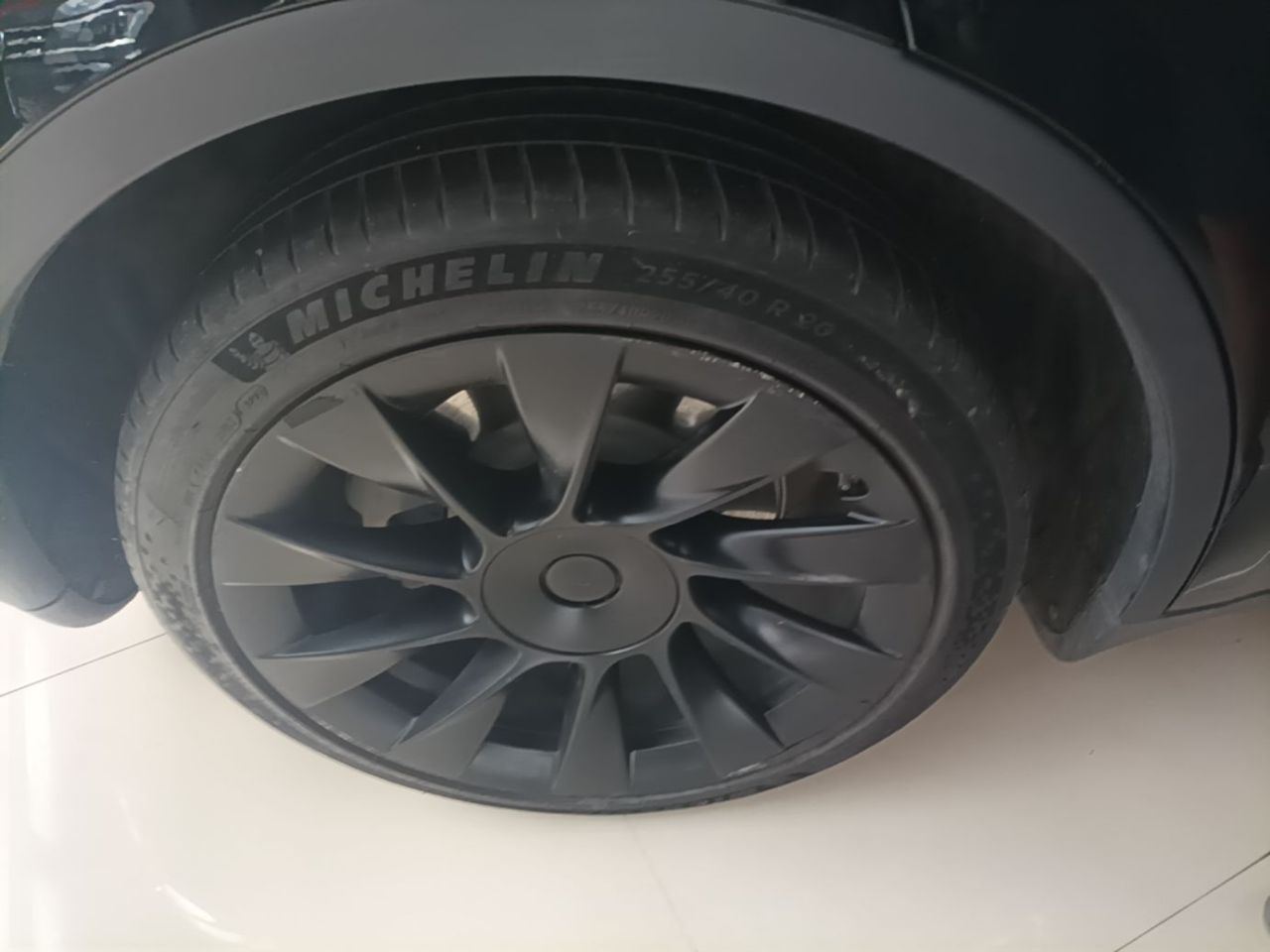 Model Y 2021 Standard Range RWD photo 2